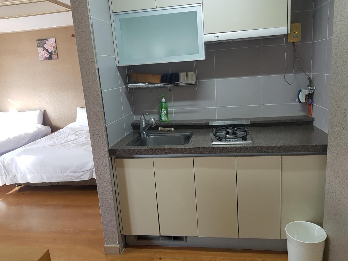 Jungmun Resort Jeju Согвипхо Экстерьер фото