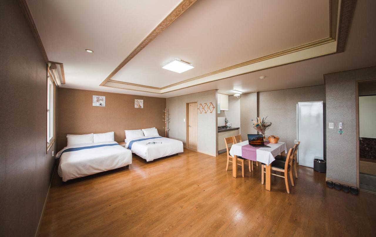 Jungmun Resort Jeju Согвипхо Экстерьер фото